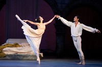 mcb_rj_dress_Katia-Carranza-and-Renan-Cerdeiro-dance-during-the-opening-scene-of-Act-3-after-consummating-their-love_22-1122_by_Iziliaev-1024x673.jpg