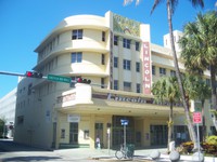 Miami_Beach_FL_Lincoln_Mall_Lincoln_Theatre02-scaled.jpg