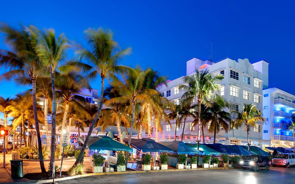 The Apple Store, Lincoln Road, Miami Beach., Kev Cook